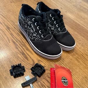 Heelys Hello Kitty Kids Shoes with Wheels